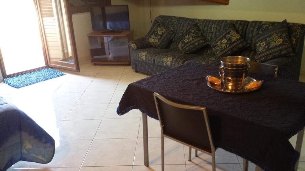 B&B Suite Viagrande Bilik gambar